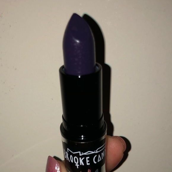 MAC Matte Lipstick in Witching Hour - Picture 5 of 8